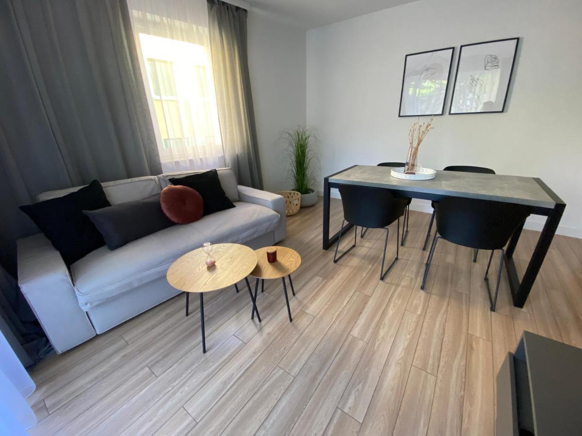 Апартаменти Apartament Moonapart Торунь Екстер'єр фото